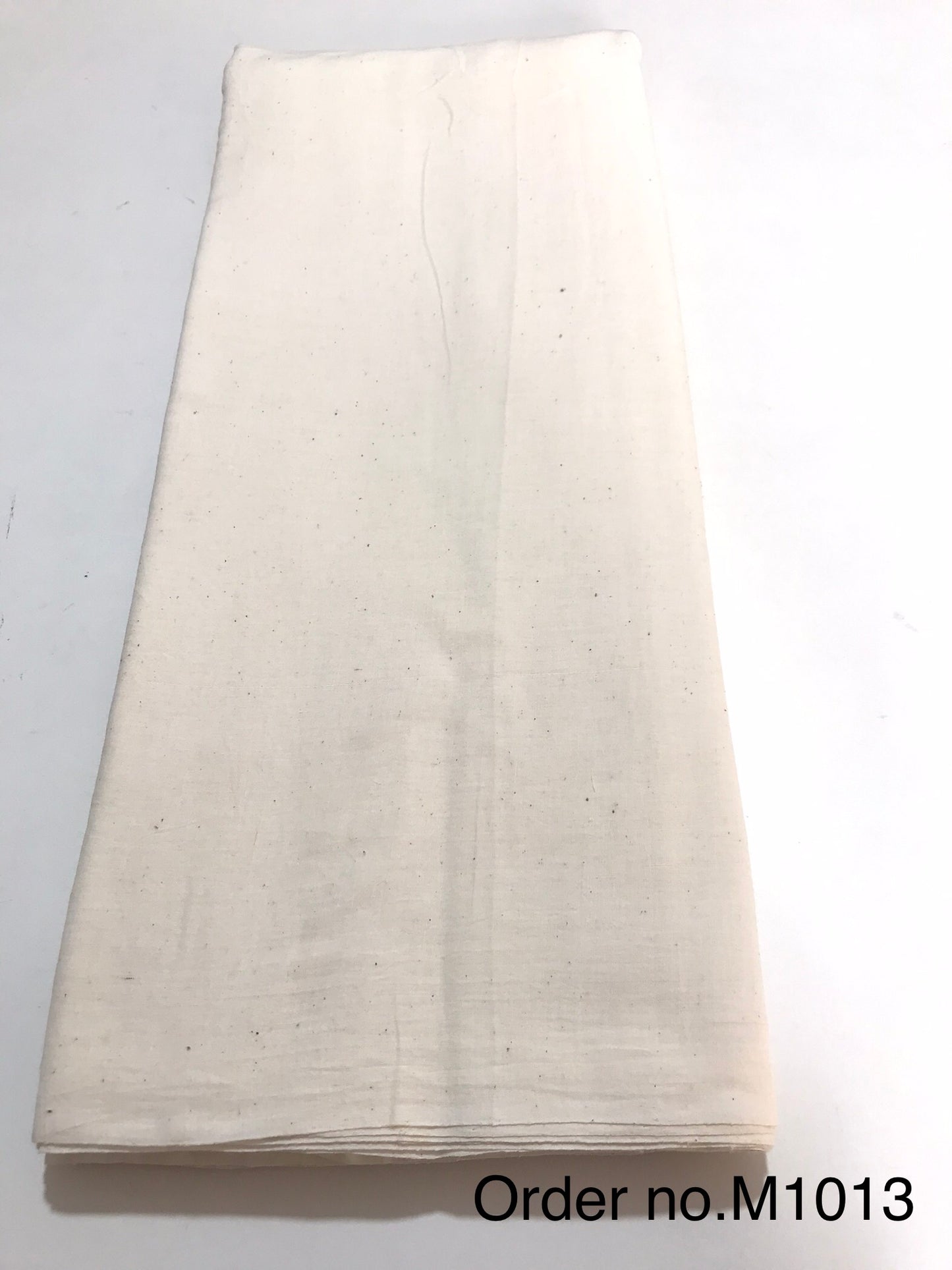 150s plain muslin cotton fabric width 48”